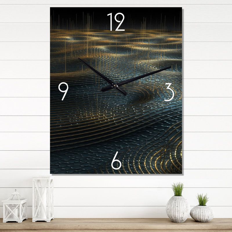 Horloge murale dorée reflétée sur des ondes concentriques I - formes abstraites, Petit