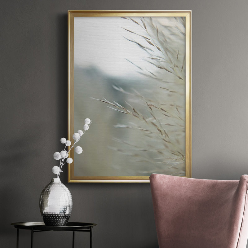 «Subtle Grasses III», reproduction encadrée de qualité supérieure - prête à être accrochée, Encadrement doré