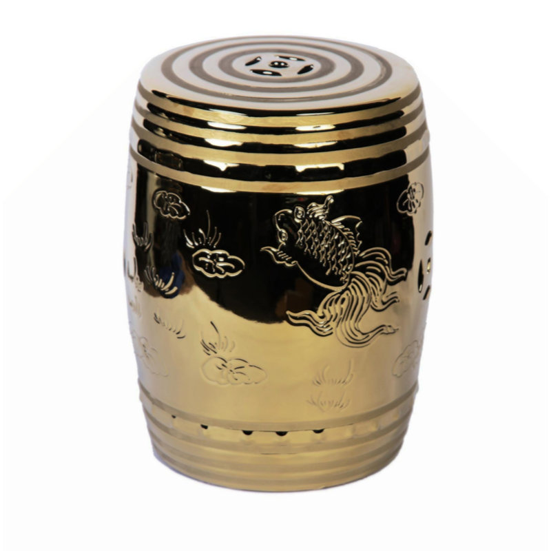 Table de bout avec motif asiatique gravé, Doré