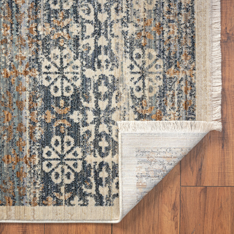 Mirabelle Floral Area Rug in Grey, Rectangle 2' x 3'