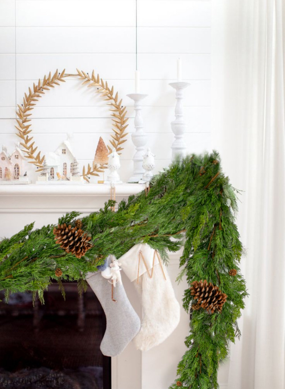 8'' in. Faux Pinecone Garland