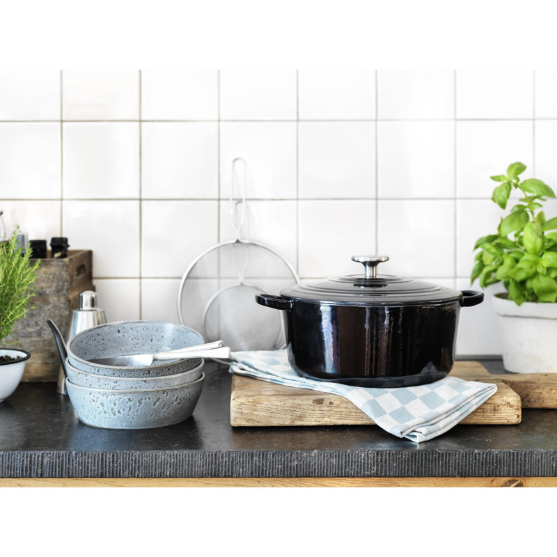 Bourgogne 7.5 L Cast Iron Oval Casserole, Jet Black