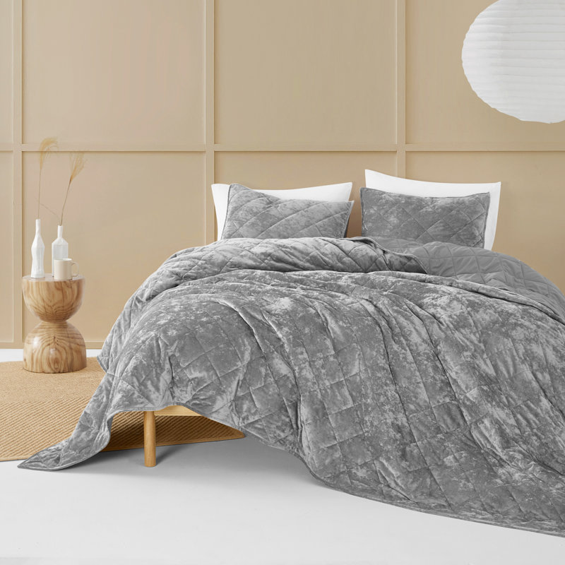 Ensemble de courtepointe Wonderful Ariyanna, Double/Grand et 2 taies décoratives standard, Gris
