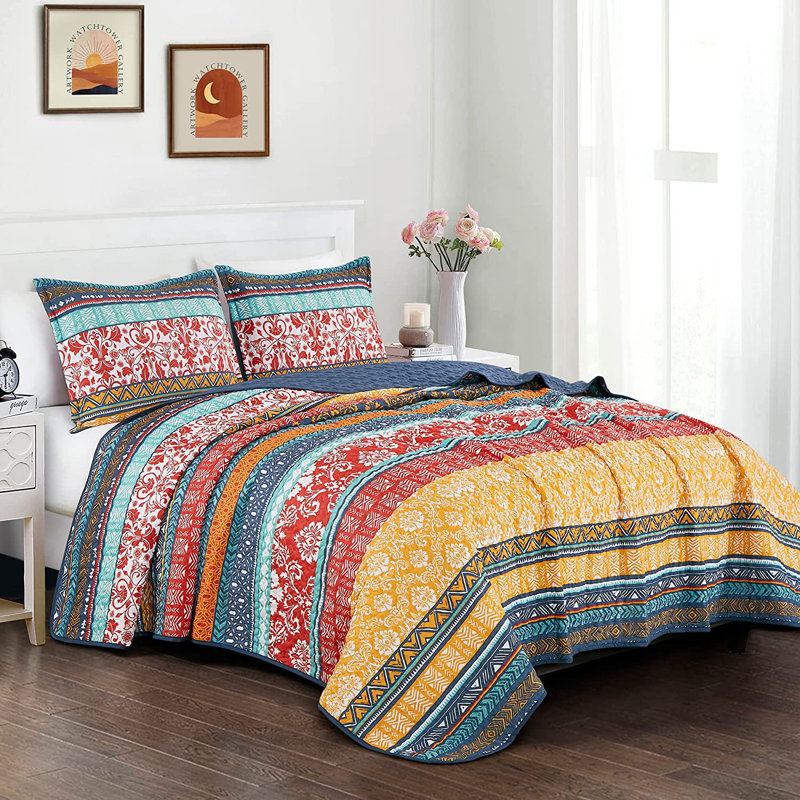 Amara Boho Floral Red/Yellow/White Quilt Set, Queen Quilt + 2 Standard Shams