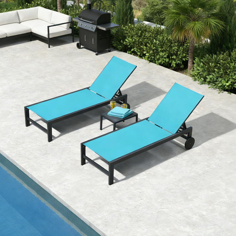 L'ensemble de chaises longues bleues réglables PURPLE LEAF comprend 3 chaises sans accoudoirs et 1 table d'appoint en aluminium pour la terrasse