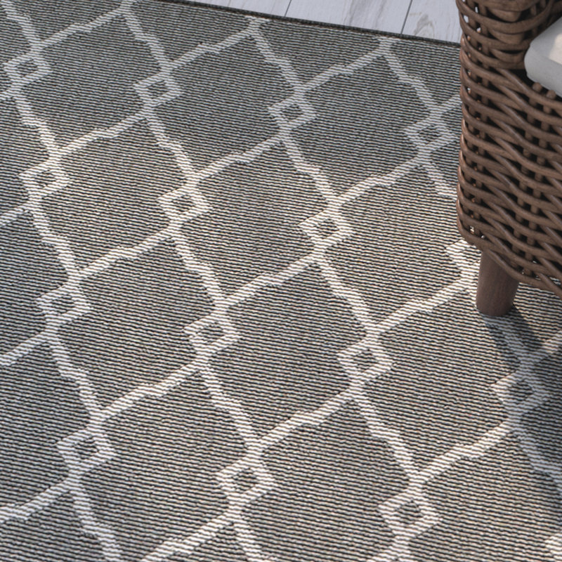 Tapis gris Yepez, Rectangle 2 pi 3 po x 4 pi 6 po