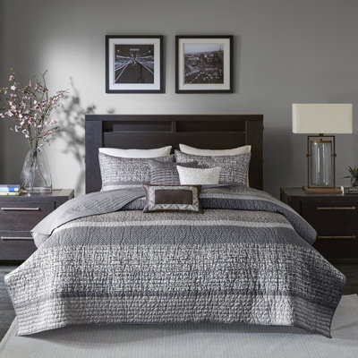 Rhapsody 6 Piece Reversible Jacquard Quilt Set with Throw Pillows