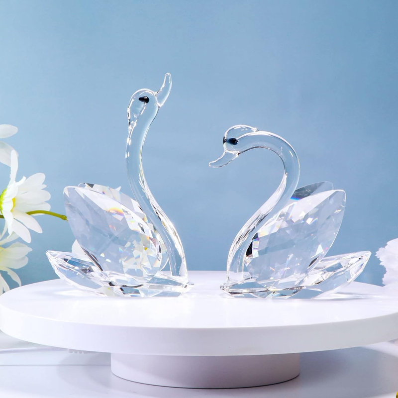 Swan figurine