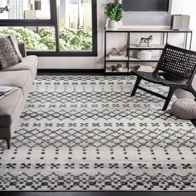 Finney Performance Geometric Rug