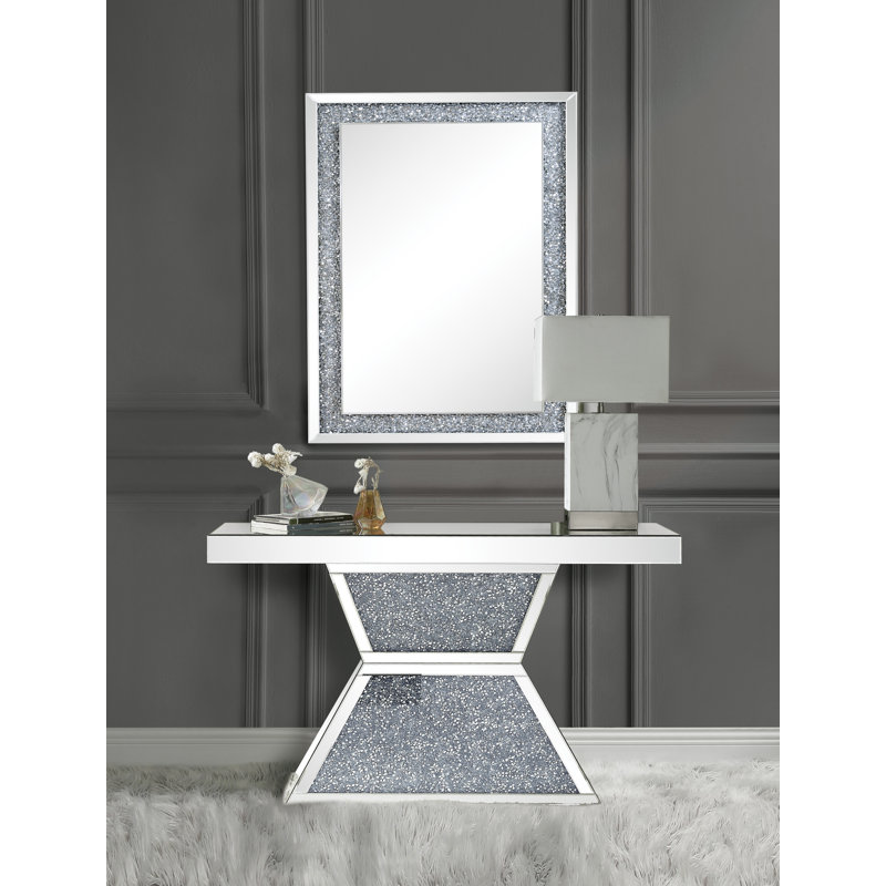 Console, miroir et faux diamants