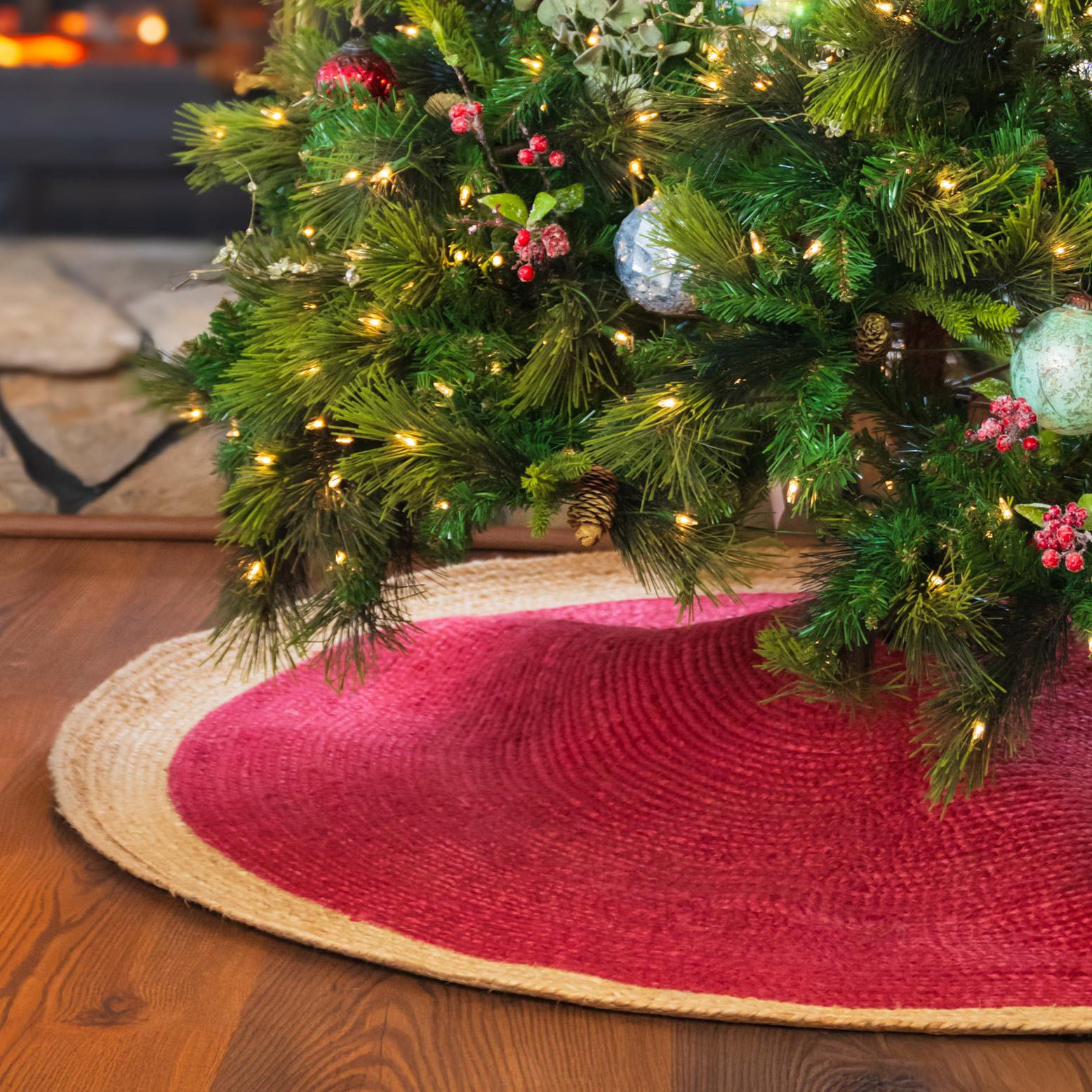 Christmas Tree Skirt, Round 4'1", Red