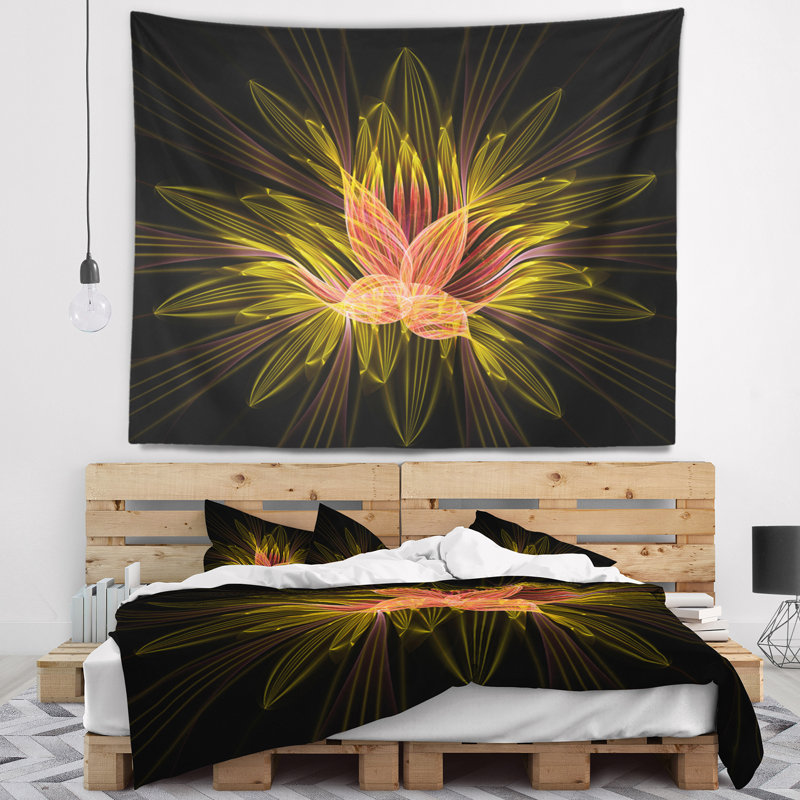Fleur fractale en tapisserie foncée, H 78 po x l 92 po