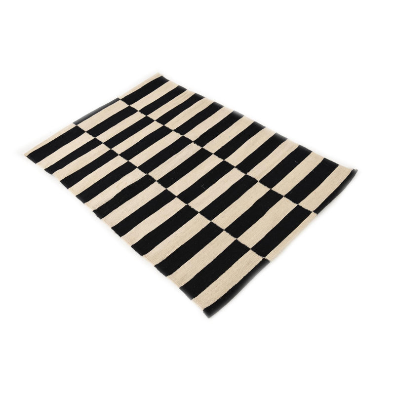 Tapis noir et blanc Orta