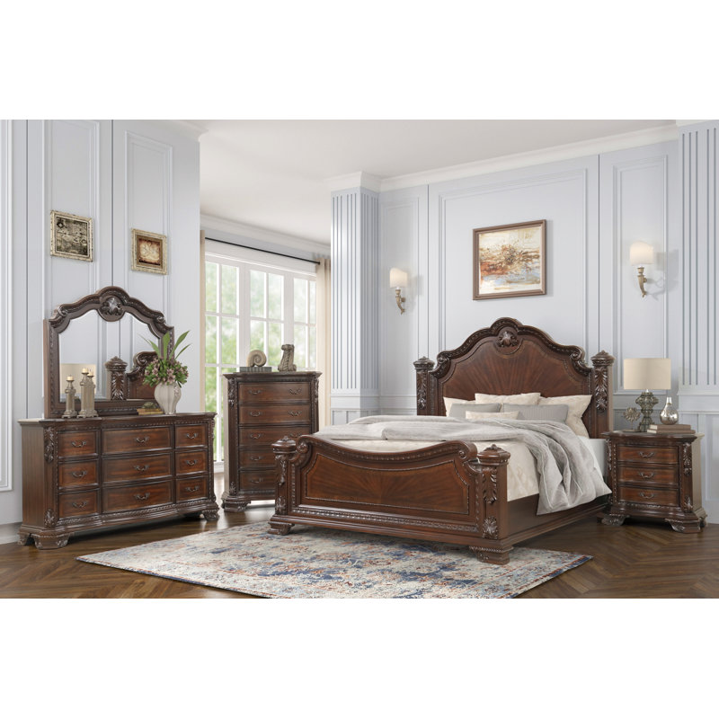 Miroir de style traditionnel avec cadre en bois en noyer