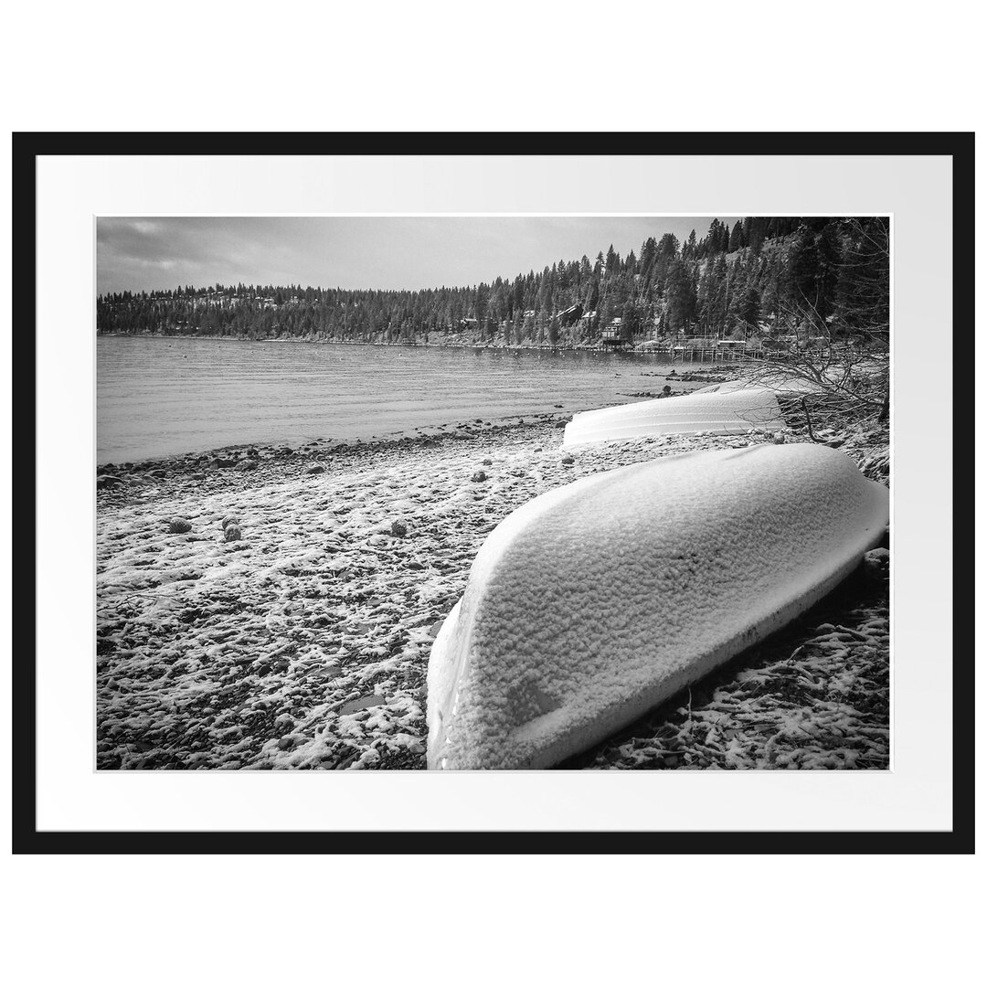 Gerahmtes Poster Boote im Winter am See