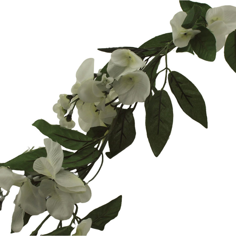 Arrangement, White