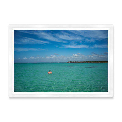 «Tropical Selfie» par Tim Klein - reproduction de photo sur papier encadrée