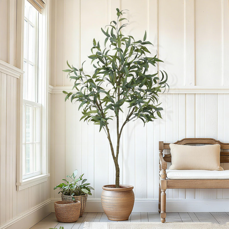 Arbre d'eucalyptus artificiel de 6 pi avec feuilles luxuriantes réalistes, arbre à feuilles persistantes en pot, plante d'eucalyptus réaliste pour un décor intérieur et extérieur