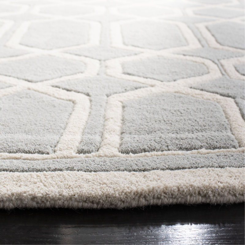 Swallow Hand Tufted Wool Geometric Rug, Round 7'