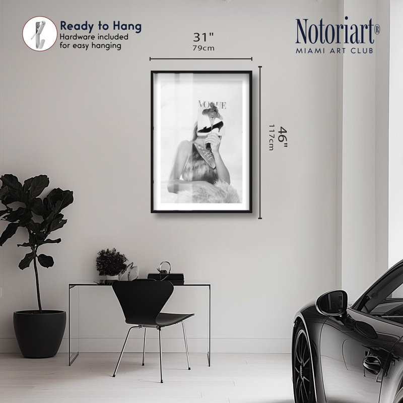 «In my Vogue Days Shadowbox Print» par Notoriart, cadre noir, 31 x 46, H 46 po x l 31 po, Noir