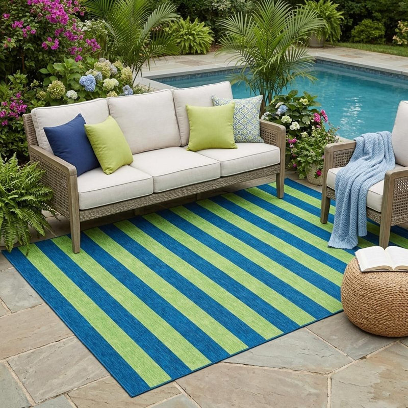 Tapis extérieur lavable antidérapant à rayures bleu marine 5 pi x 8 pi
