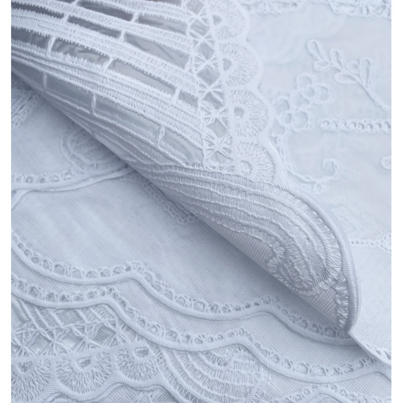 Ochala Oval Floral Polyester Dining Linens