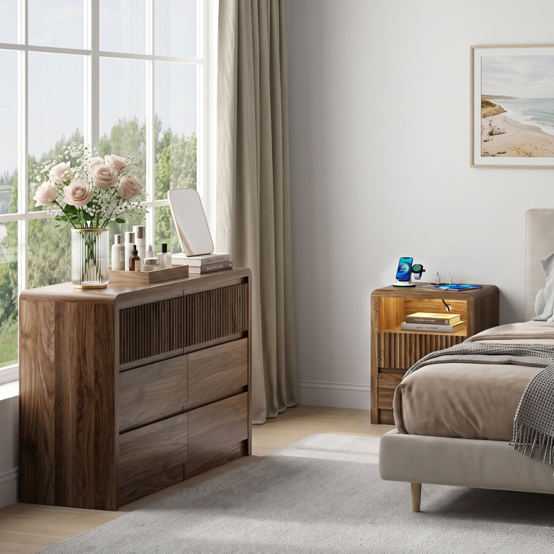 Ensemble de chambre à coucher cannelée 3 pièces Kizzy, commode à 8 tiroirs et 2 tables de chevet, armoire multi-usage pour commode de chambre à coucher, meuble télé et table de bout pour canapé,