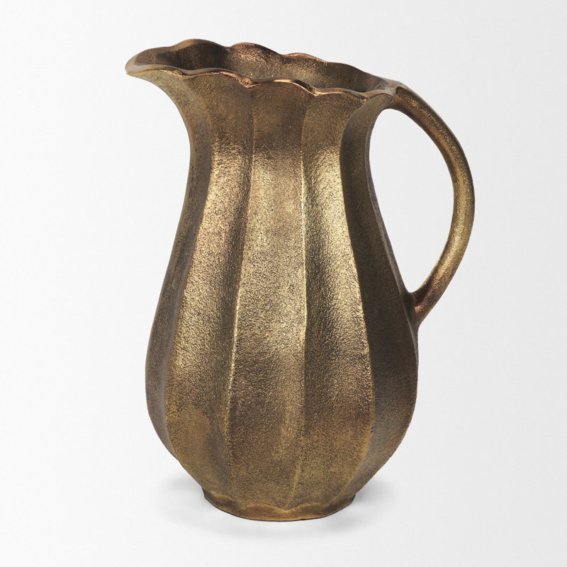 Cruche en métal Anya, Laiton antique