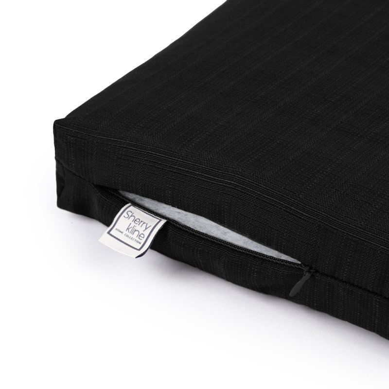 Sur mesure. Coussin de siège moderne avec fermeture à glissière et rembourrage en polyester rembourré.
