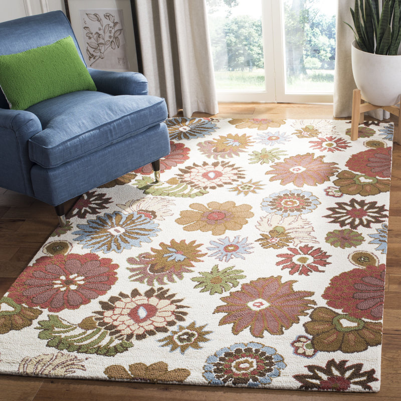 Ross Hand Hooked Wool Floral Rug, Rectangle 4' x 6'