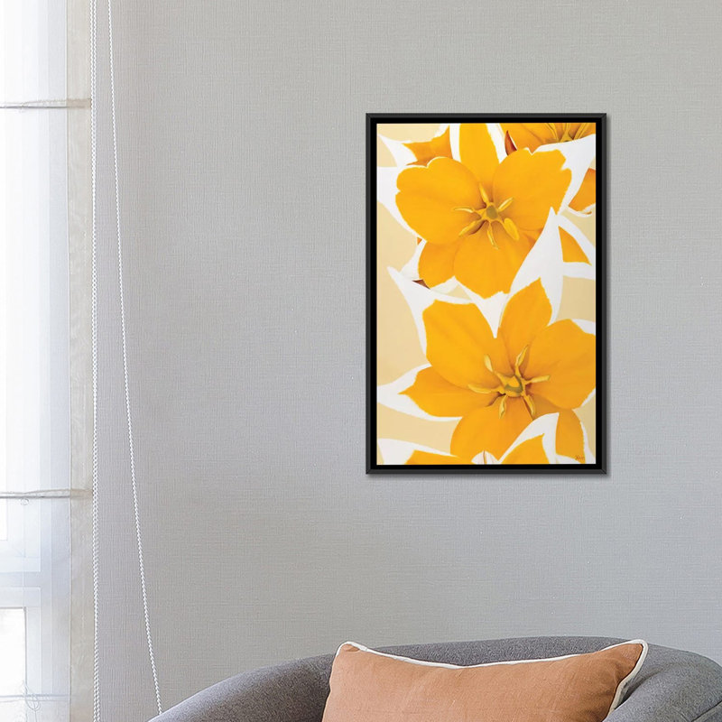 «Yellow Missy», impression sur toile, H 26 po x l 18 po x P 1,5 po, Toile avec cadre noir, Pas de tapis