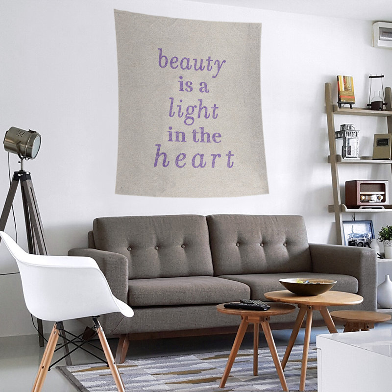 Tapisserie en polyester en citation de beauté, H 104 po x l 88 po, Blanc / mauve