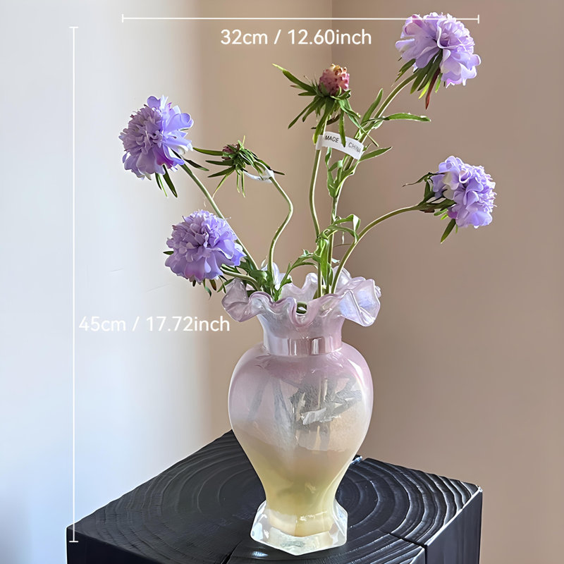 Ornements de fleurs simulées