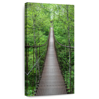 Pont dans la forêt