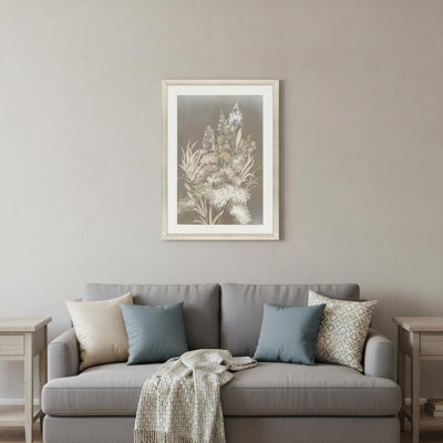 «Delicate Bunch I», reproduction d'art encadrée dorée