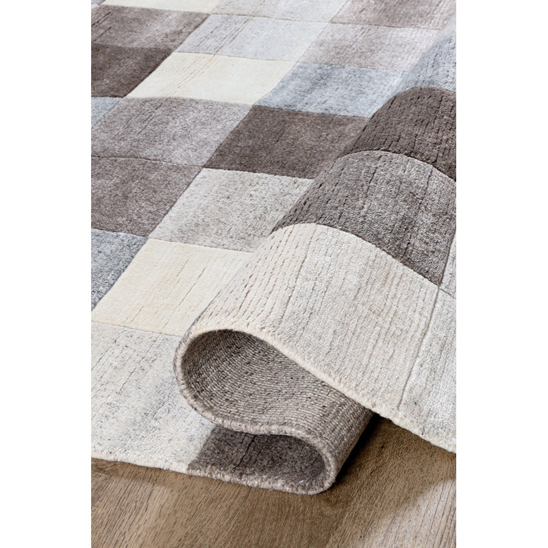 Kusai Chequered Hand Knotted Area Rug, Round 150cm
