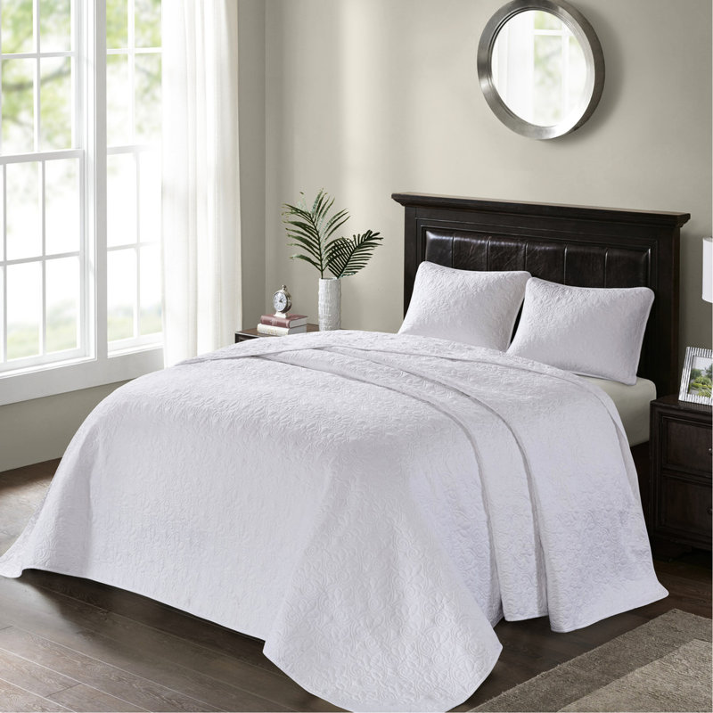 Couvre-lit réversible blanc grand - surdimensionné pour un confort en coton prélavé et des taies décoratives dans une nuit de détente envoûtante
