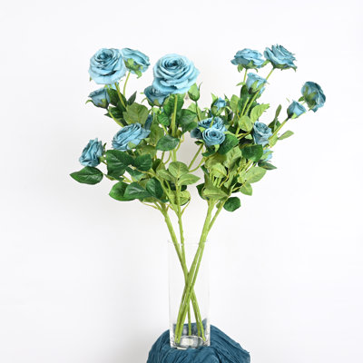 Arrangement floral de pivoines artificielles dans un vase, branches de verdure, jets de fleurs à longues tiges avec de l'eau artificielle pour les centres de table de salle à manger, décoration de fête de mariage à l'intérieur