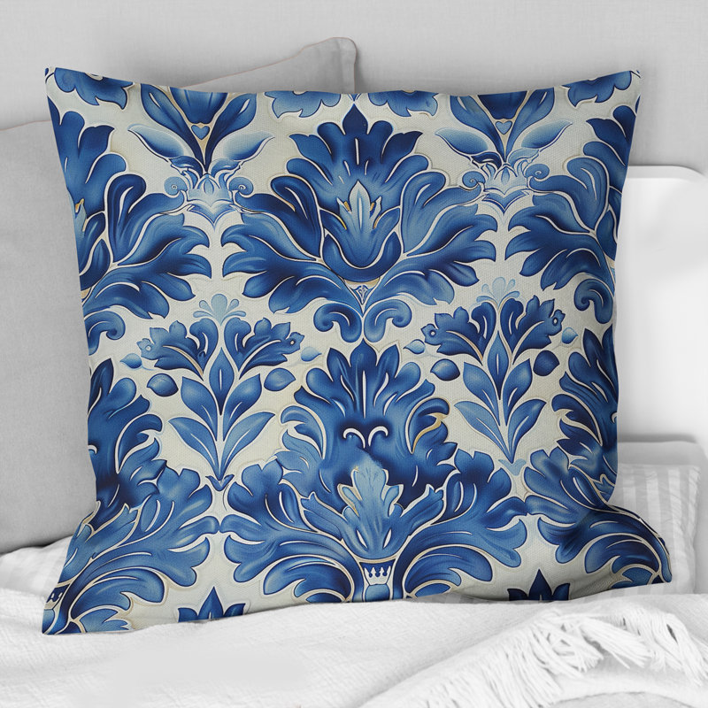 «Blue Whitetimeless Damask Glamour Art IV» - Coussin décoratif transitionnel, H 16 po x l 16 po