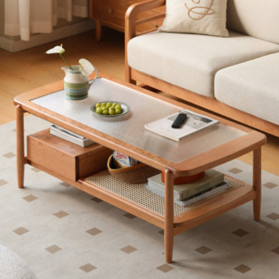 Table basse moderne et naturelle