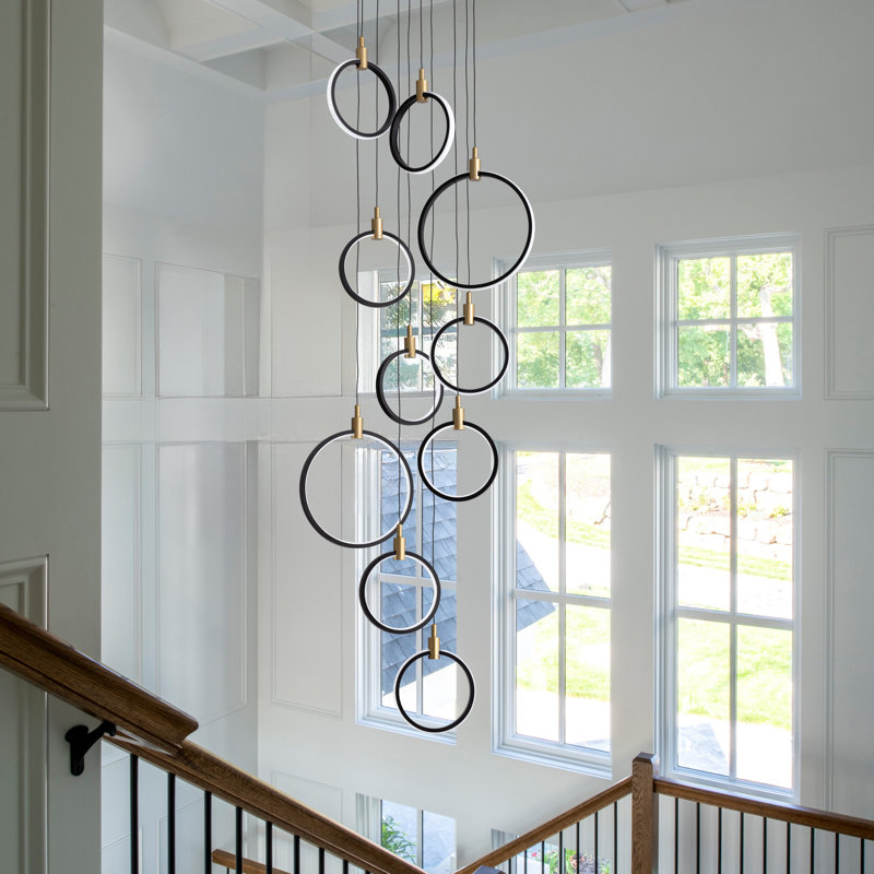 Lustre géométrique moderne à 10 anneaux à DEL à intensité variable, noir et doré pour plafonds hauts avec télécommande et télécommande