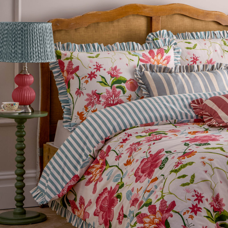 Claudia Cotton Blend Floral Duvet Cover Set with Pillowcases, Super King Duvet Cover + 2 Standard Pillowcases