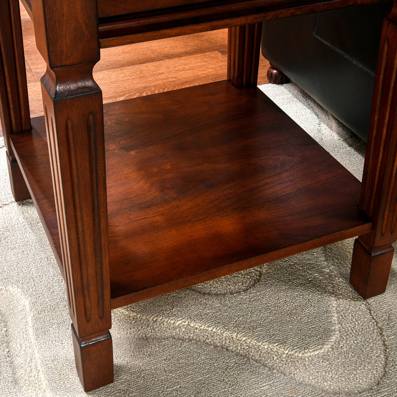 Table d'appoint / table de chevet classique classique avec plateau en placage à motif en X et tablette inférieure