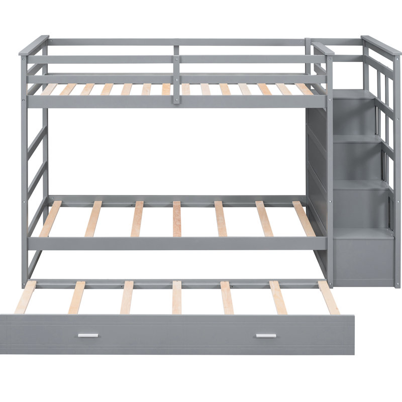 Lit simple au-dessus d'un lit superposé avec lit gigogne en bois massif pour une chambre confortable - couleur et robustesse