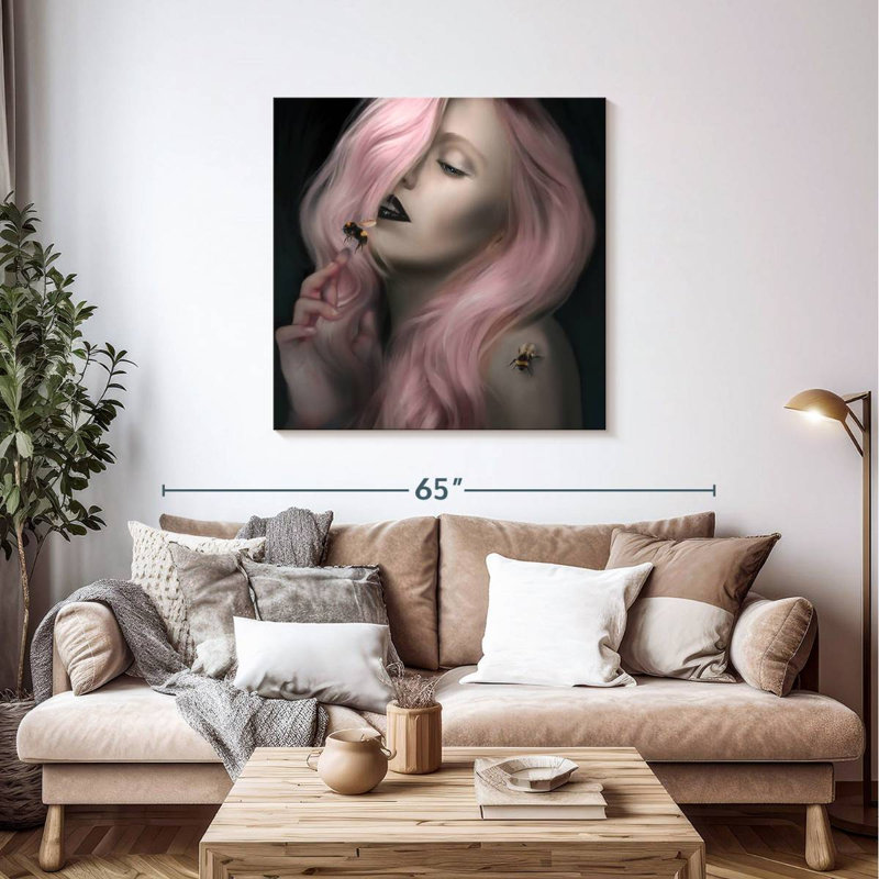 Leisha Bee Keeper, 39" H x 39" W