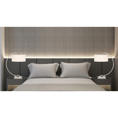 Lampe de table USB 26 "en métal nickelé avec abat-jour rectangulaire blanc