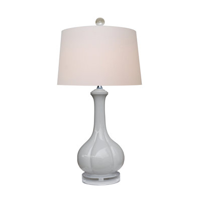 Vase gris avec base en cristal