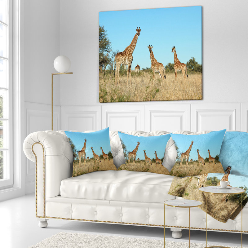 Famille de girafes en Afrique - Coussin imprimé animal, 16 po x 1 po, Coussin décoratif