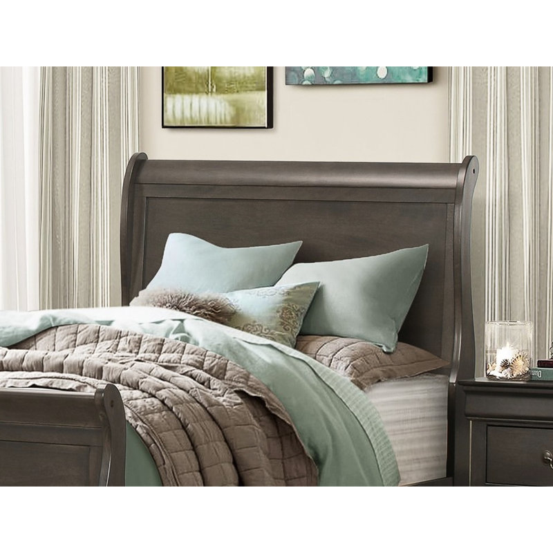 Lit simple de style classique - gris teint pour décor de chambre à coucher traditionnel en gris, créant une atmosphère calme