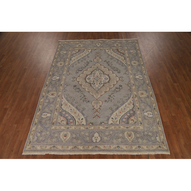Tapis traditionnel gris en laine à motif médaillon 6 x 9
